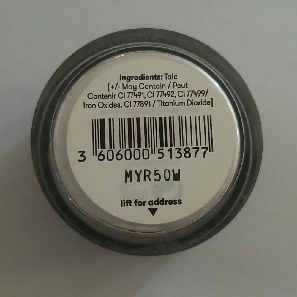 2 Dermablend Loose Setting Powder - Picture 3 of 3